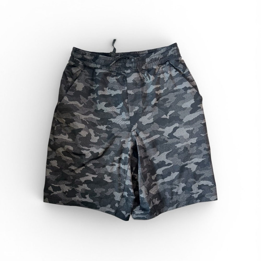Lululemon Men’s Small Camo Athletic Shorts Gray Black Training Gym